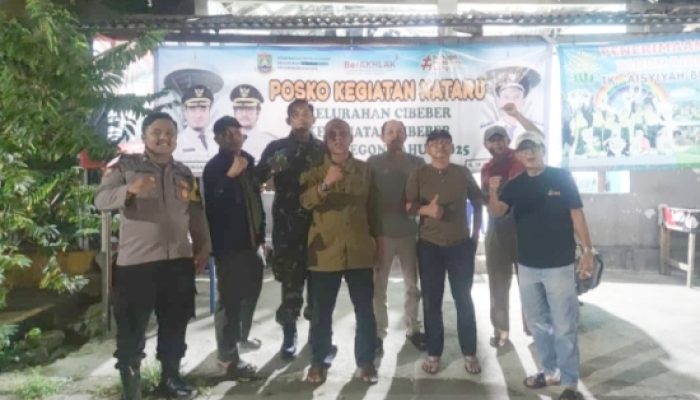 Babinsa Koramil 2301/Cilegon Bersama Forkopimcam Tingkatkan Keamanan Lingkungan Melalui Poskamling Keliling dan Pendataan Warga