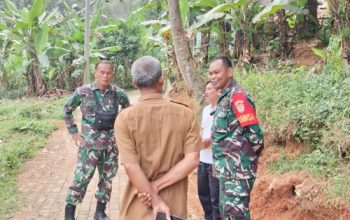 Babinsa Koramil 2302/Bojonegara Perkuat Komsos, Ajak Warga Tingkatkan Keamanan dan Semangat Gotong Royong