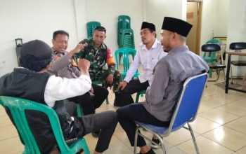 Babinsa Koramil 2305/Cinangka Perkuat Toleransi Beragama dan Edukasi Bahaya Narkoba Lewat Komsos