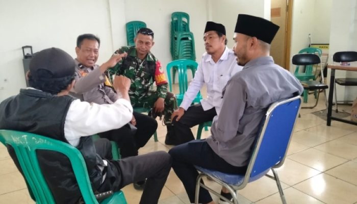 Babinsa Koramil 2305/Cinangka Perkuat Toleransi Beragama dan Edukasi Bahaya Narkoba Lewat Komsos