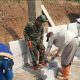 Babinsa Koramil 2304/Anyar Gelar Karya Bhakti di Bunihara dan Cikoneng, Dukung Peningkatan Infrastruktur Warga