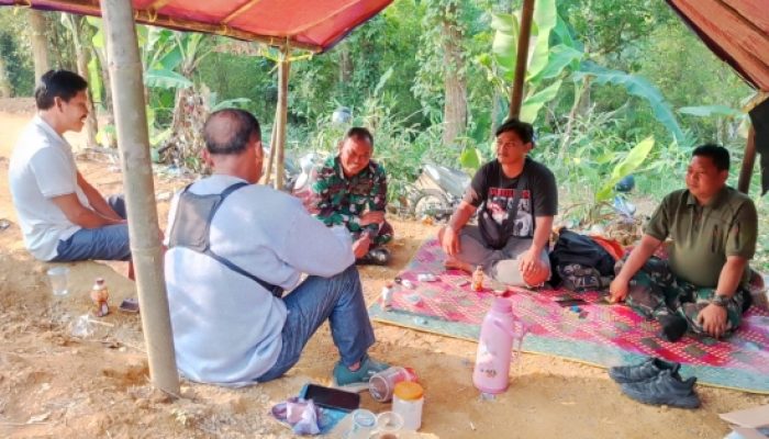 Babinsa Koramil 2302/Bojonegara Perkuat Komsos Bersama Tokoh Masyarakat dan Tokoh Agama Demi Keamanan serta Semangat Gotong Royong
