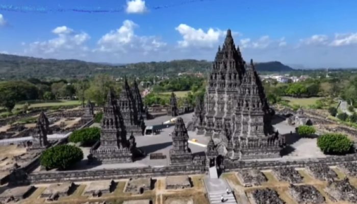 Prabowo dan Modi Nikmati Kemegahan Candi Prambanan dari Udara, Warisan Dunia Jadi Saksi Persahabatan Dua Negara