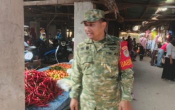 Babinsa Koramil 2307/Ciwandan Laksanakan Pendataan Warga Kurang Mampu dan Monitoring Harga Sembako