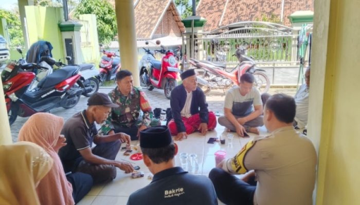 Babinsa Koramil 2307/Ciwandan Perkuat Komsos, Ajak Warga Jaga Kebersihan dan Pererat Kerukunan Antarumat Beragama