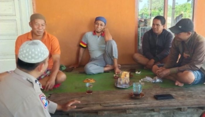 Bhabinkamtibmas Manjangloe Gencar Sambang, Ajak Warga Jaga Keamanan Secara Bersama