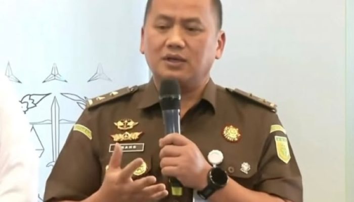Kapuspenkum Kejagung: Eks Jampidsus Febrie Ada di Indonesia Dalam Pantauan Penyidik