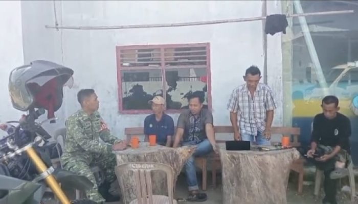 Babinsa Koramil 2304/Anyar Perkuat Komsos, Ajak Warga Tingkatkan Kamtibmas di Lingkungan