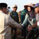 Haru Buruh Tani Lansia Rela Menunggu Prabowo Sejak Pagi, Titip Harapan Petani Makmur