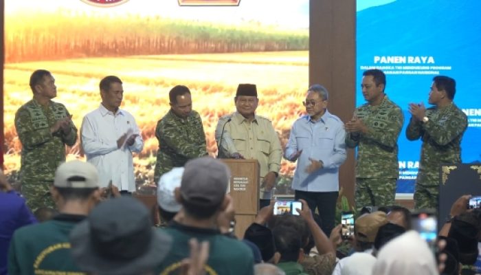 Prabowo : TNI dan Polri Anak Kandung Rakyat, Harus Selalu Bersama Rakyat