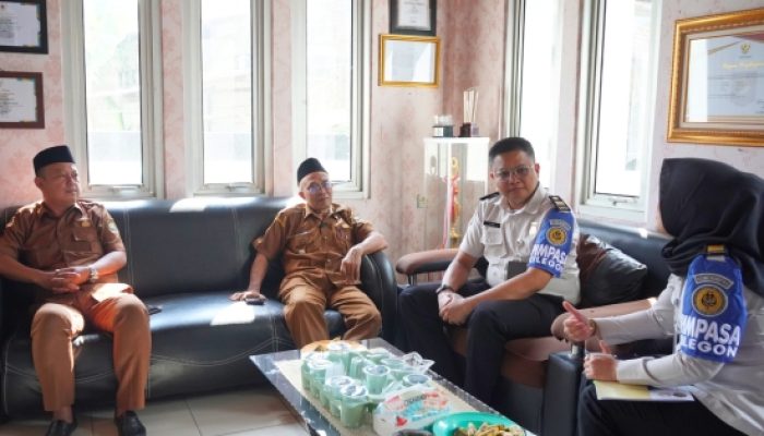 Sinergi dengan Desa Binaan, Imigrasi Cilegon Gencarkan Edukasi Keimigrasian hingga Tingkat Kelurahan