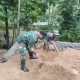 Babinsa Koramil 2306/Mancak Bersama Warga Gotong Royong Bangun WC Umum dan Renovasi Masjid