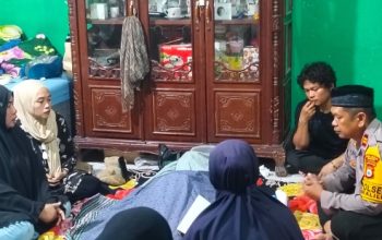 Polsek Tanralili Hadir Lewat Program PADUKA, Sampaikan Belasungkawa kepada Keluarga Warga yang Berduka
