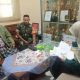 Babinsa Koramil 2303/Pulomerak Perkuat Sinergi Lewat Komsos, Dukung Pendidikan dan Rencana Bantuan Air Bersih bagi Warga