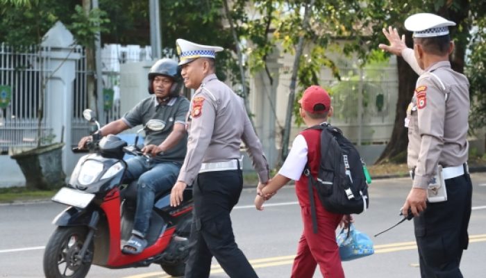 Polres Maros Gelar Strong Point, Ratusan Personel Disebar Layani Aktifitas Warga di Pagi Hari
