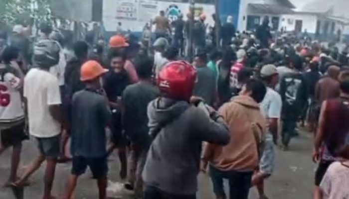 Demo Penambang Berujung Ricuh, Kantor Wasprod PT Timah di Belitung Timur Terbakar