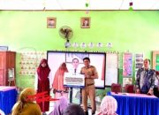 Bentuk Perhatian dan Kedekatan,Usai Bedah Rumah, Achmad Daeng Se’re Kembali Bantu Warga Jipang, 38 Siswa Terima PIP