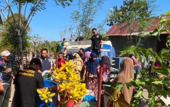 Mengetuk Pintu Langit Lewat Air Bersih: Jejak Humanis Satres Narkoba Polres Takalar di Tanah Laikang