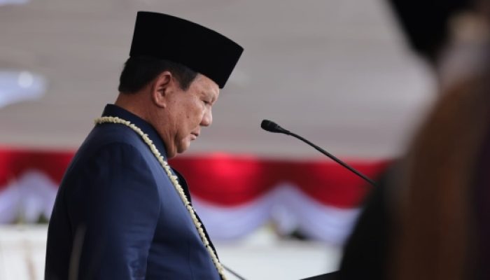 Awali Upacara HUT ke-81 RI, Prabowo Ajak Seluruh Peserta Berdoa untuk Korban Bencana