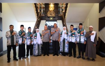 Lepas 7 Personel Polda Banten ke Tanah Suci untuk Tunaikan Ibadah Umrah, Ini Pesan Kapolda Banten