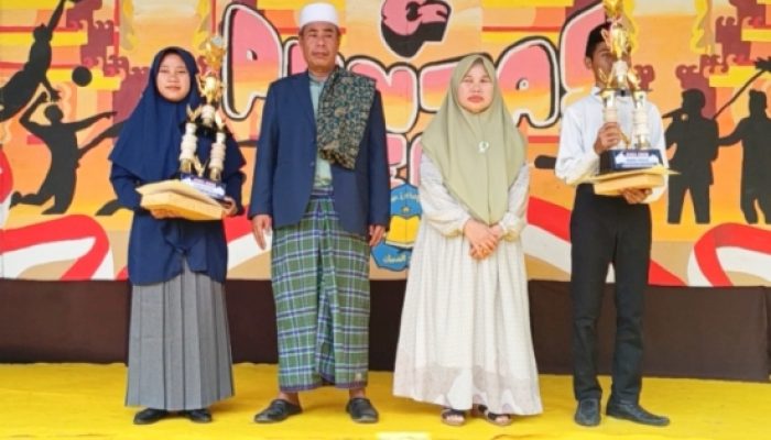 Bukan Sekadar Pentas Seni, Fatthusibyah Tampilkan Talenta Santri dan Beri Penghargaan Siswa Berprestasi