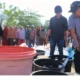 Tak Kenal Hari Libur, Bupati Daeng Manye Turun Langsung Salurkan Air Bersih untuk Warga Terdampak Kekeringan