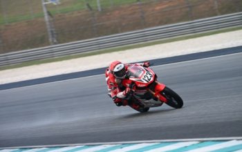 “Rheza Danica Tampil Menggila di Sepang, Start Pit Lane Berujung Podium”