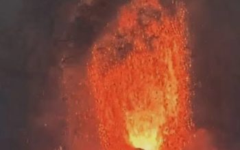 Prabowo Imbau Masyarakat Tetap Tenang dan Waspada Hadapi Aktivitas Gunung Anak Krakatau