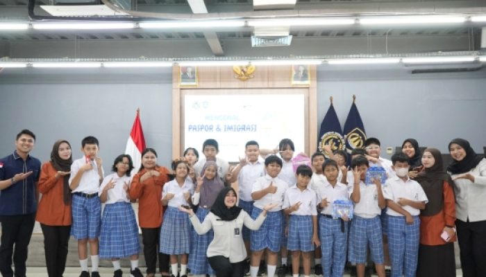 Imigrasi Cilegon Edukasi Siswa SMK Pembangunan Cilegon tentang  Pencegahan TPPO, TPPM dan Pembuatan Paspor