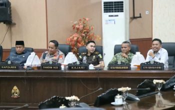 KAPOLRES JENEPONTO HADIRI RAPAT PARIPURNA PENYERAHAN RANPERDA APBD PERUBAHAN 2026, FORKOPIMDA TEGASKAN KOMITMEN KAWAL PROSES DEMI KONDUSIFITAS DAERAH