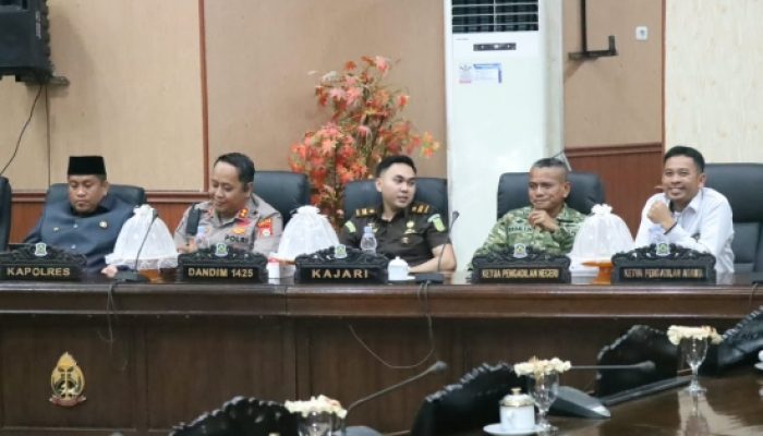 KAPOLRES JENEPONTO HADIRI RAPAT PARIPURNA PENYERAHAN RANPERDA APBD PERUBAHAN 2026, FORKOPIMDA TEGASKAN KOMITMEN KAWAL PROSES DEMI KONDUSIFITAS DAERAH
