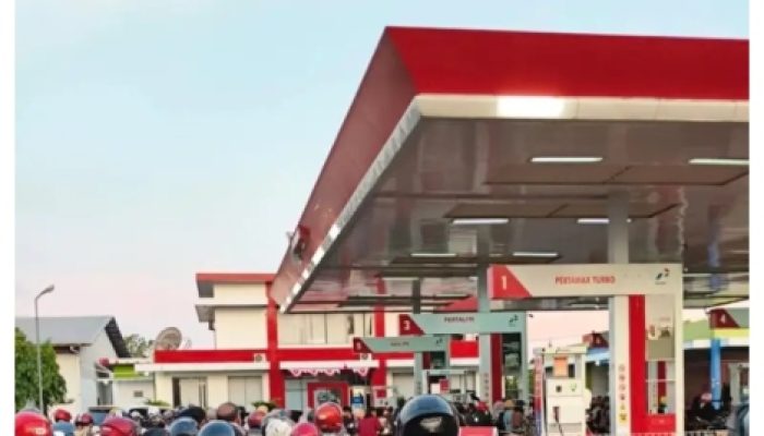 Kelangkaan BBM jadi Sorotan, Warga Meminta PT Pertamina Segera Stabilkan Pasokan SPBU Ditakalar