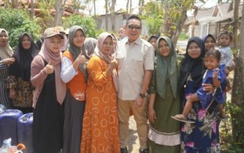 Legislator Gerindra Salurkan Bantuan Air Bersih untuk Warga Jatisari, Tuban