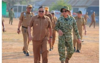 Daeng Manye Di Dampingi Brigjen TNI Fadli Mulyono Menyaksikan Latihan Free Fall Brigif 3/TBS Digelar di Takalar, 21 Prajurit Terjun dari Pesawat Hercules