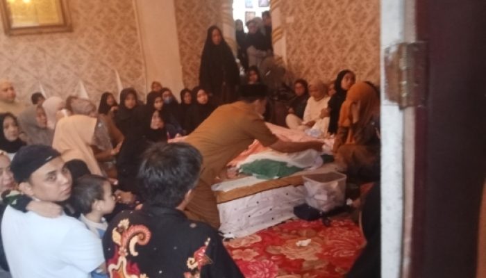 Wabup Takalar,H.Hengky Yasin Melayat ke Rumah Duka Keluarga Besar Karaeng Polongbangkeng, Almarhumah Hj. Mene di Maradekaya