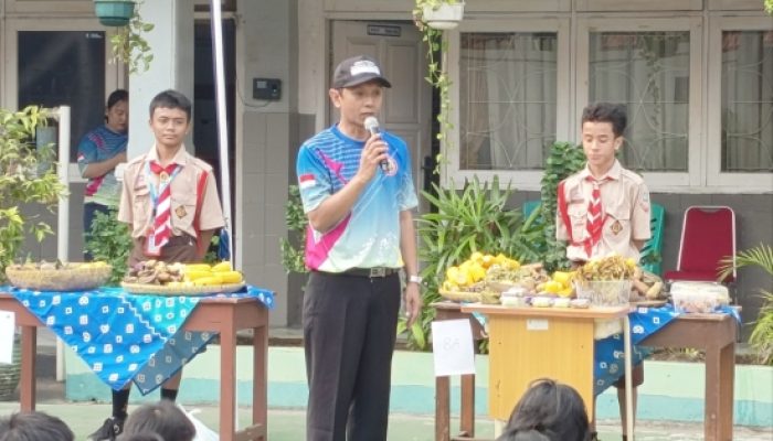 Sambut Hari Pangan Sedunia, Kepala SMP Mardi Yuana Cilegon Ajak Siswa Cintai Pangan Lokal Lewat Ubi dan Singkong Rebus
